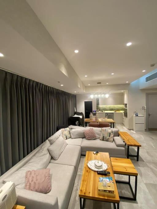 شقة متميزة في برج Damac /عمان Apartment Exterior photo