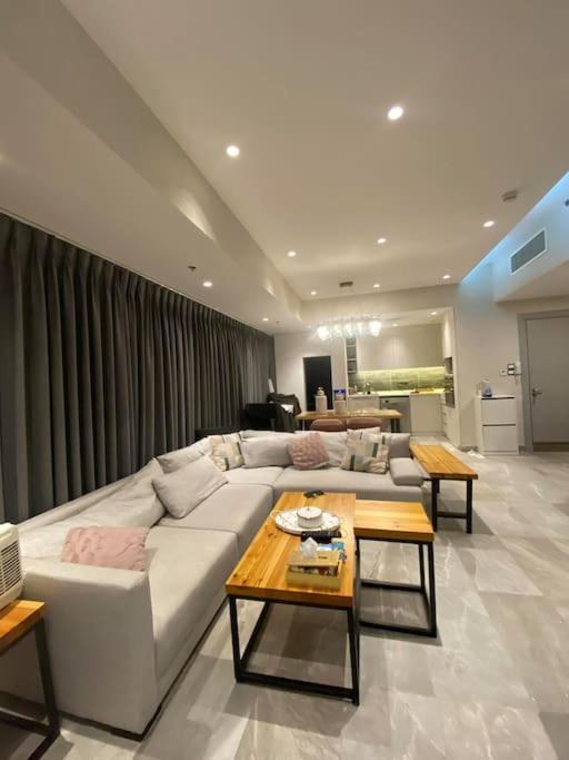 شقة متميزة في برج Damac /عمان Apartment Exterior photo